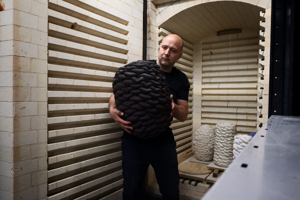 Steven-Edwards_Art-Formes_Editorial_Artist-Interviews_Leading-Ceramic-Artists_Clay_Art_Ceramic-Artist_UK