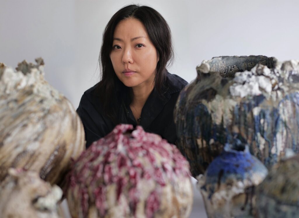 Jane-Yang-DHaene_Ceramic-Artist_Moon-Jar_Korean-Ceramic-Tradition_Art-Formes